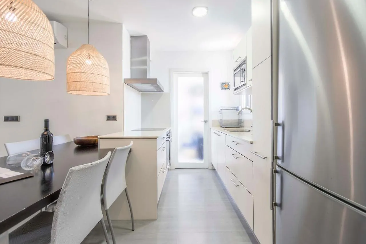 Lord Jim Pinewalk Apartment 포엔샤 항구