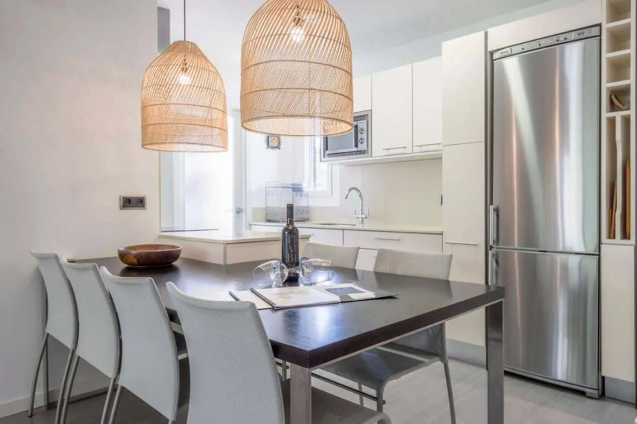 Lord Jim Pinewalk Apartment 포엔샤 항구 스페인